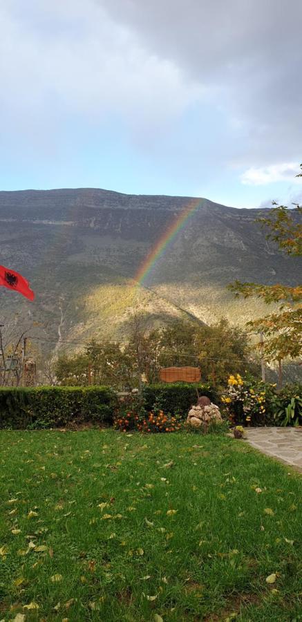 Bujtina Peshtan Guesthouse&Camping Tepelene Exterior photo