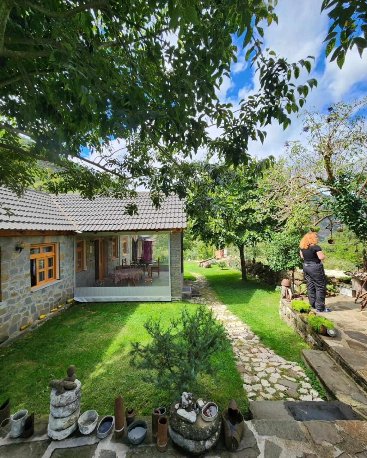 Bujtina Peshtan Guesthouse&Camping Tepelene Exterior photo
